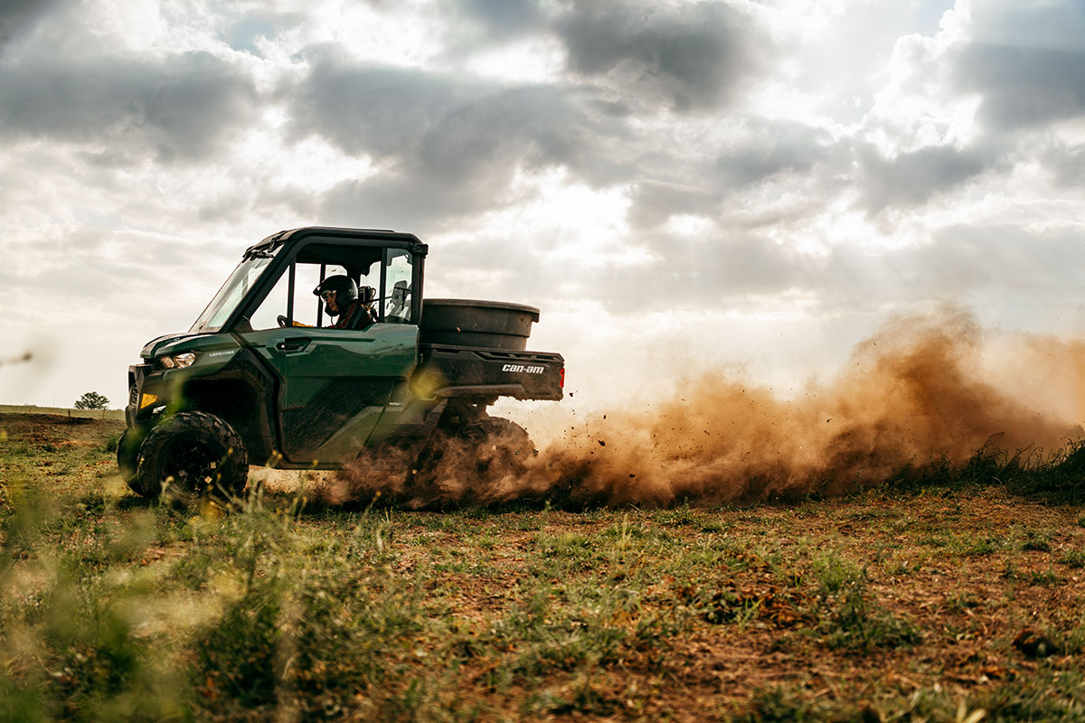 ORV MY27 SSV DEFENDER DPS CAB GEN1 HD10 COMPASS GREEN ACTION 02324 RGB